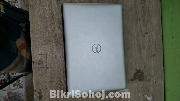 Dell Inspiron 15 5570 Core i7 8th Gen 15.6